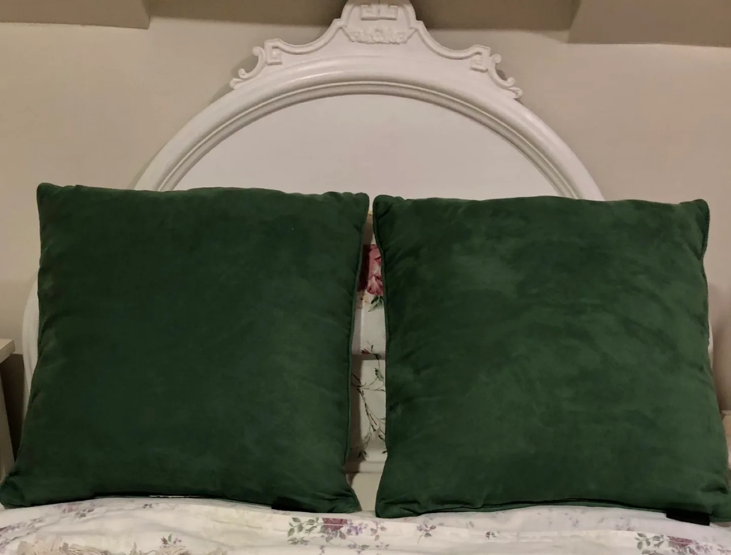 Set of 2 - LAUREL BURCH Christmas Tree Tapestry Pillows… image indicator(2)