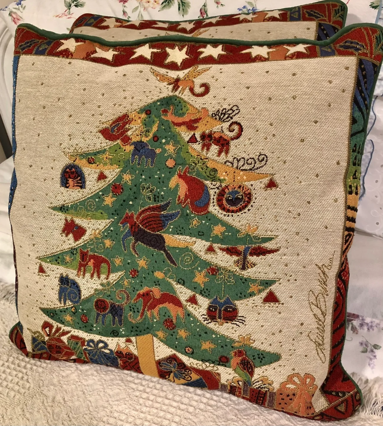 Set of 2 - LAUREL BURCH Christmas Tree Tapestry Pillows… image indicator(4)
