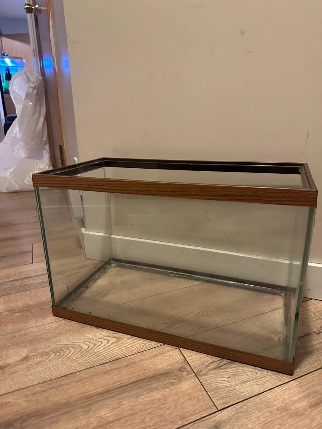 10 gallon fish tank thumbnail