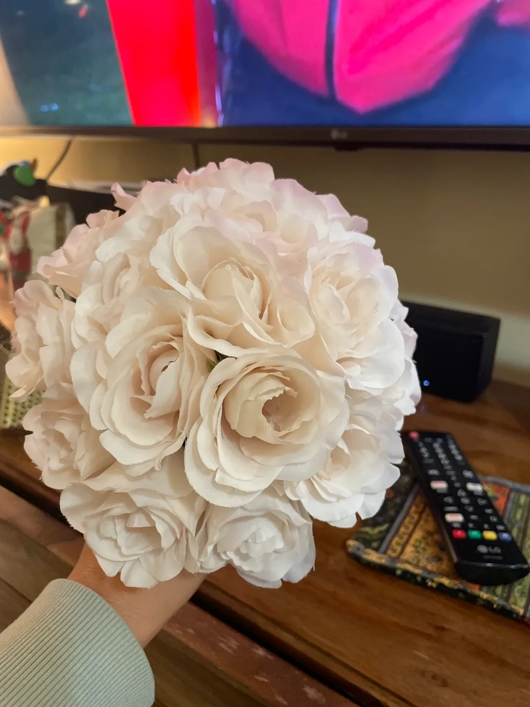 Last days Spring Artificial Rose Bouquet image indicator(3)