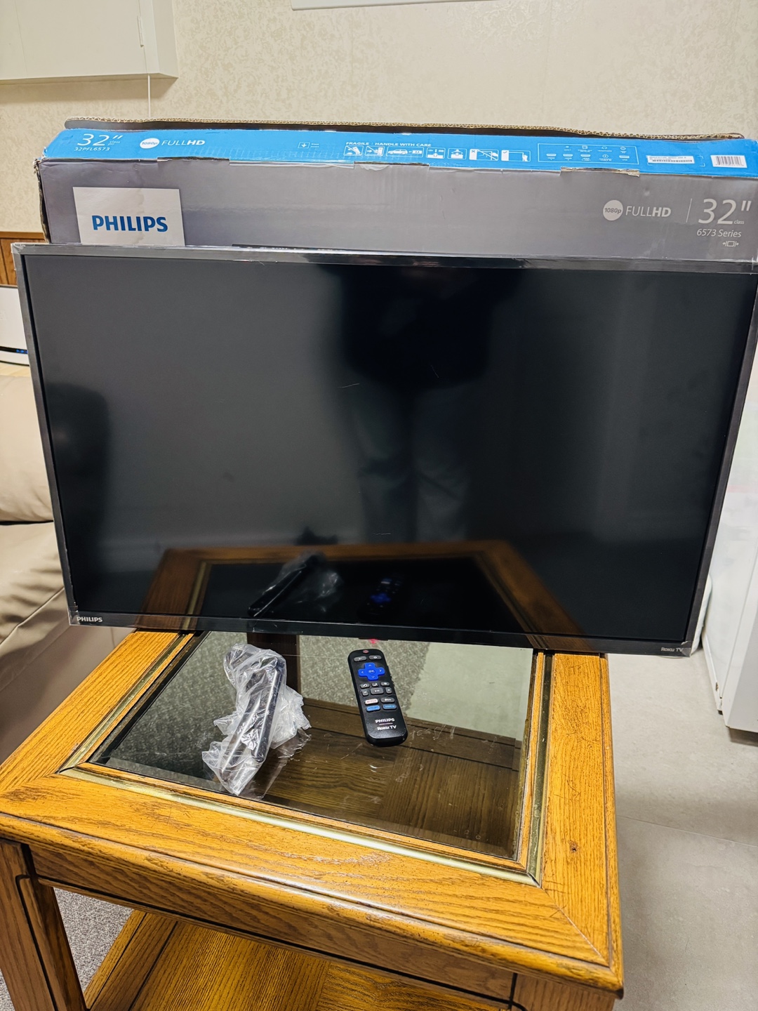 Philips 32 inch Roku TV - photo 3