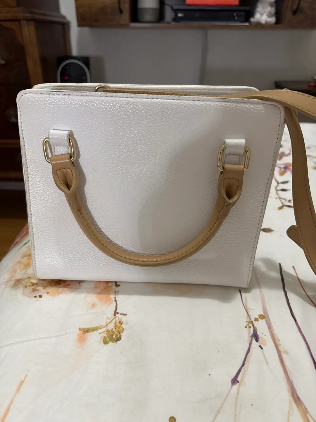Guess White and Tan Handbag image indicator(2)