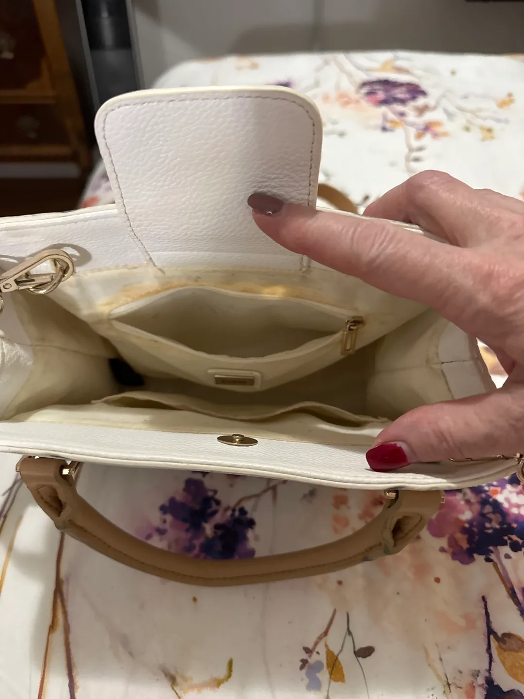 Guess White and Tan Handbag image indicator(5)