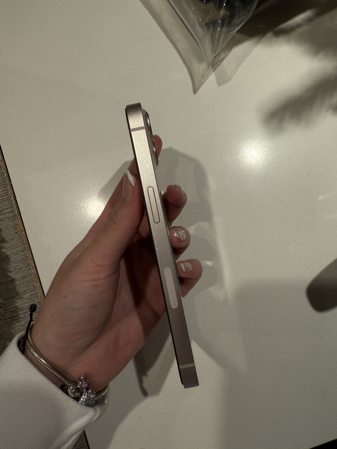 iPhone 13 - photo 2