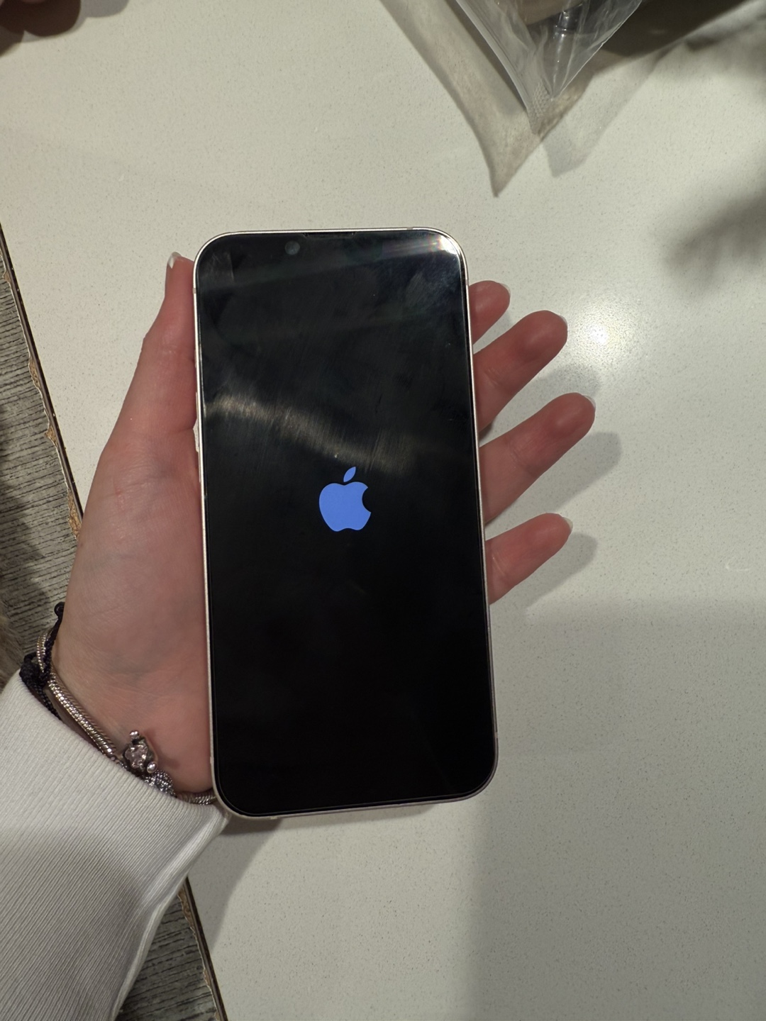 iPhone 13 - photo 4
