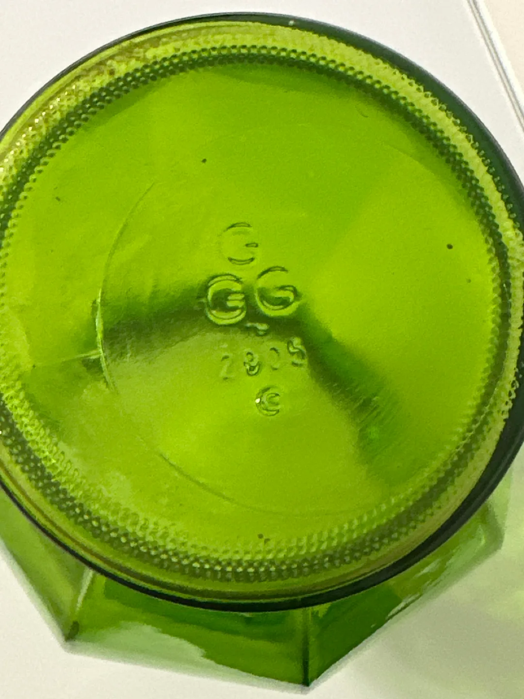 VTG Large Green Glass Vase image indicator(5)