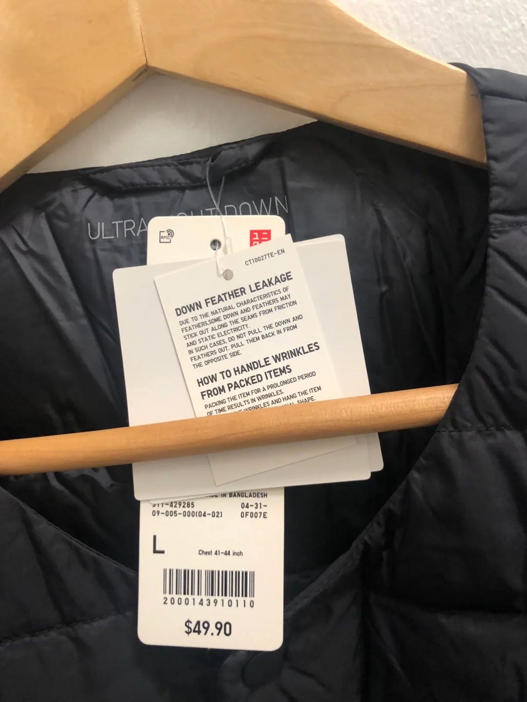 Uniqlo Ultra Light Down Vest image indicator(3)