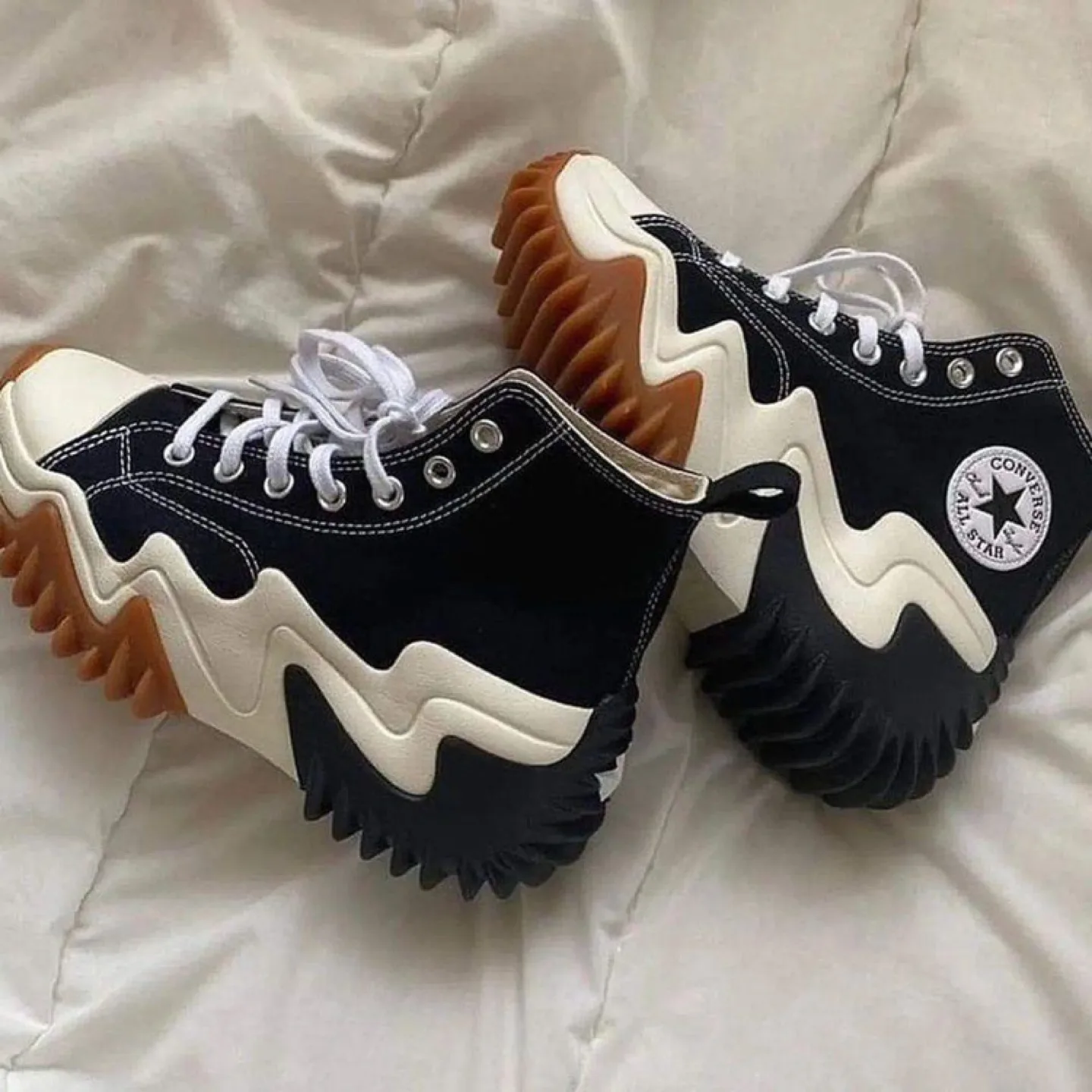 Converse Run Star Motion High Black Women's Platform Sneakers thumbnail