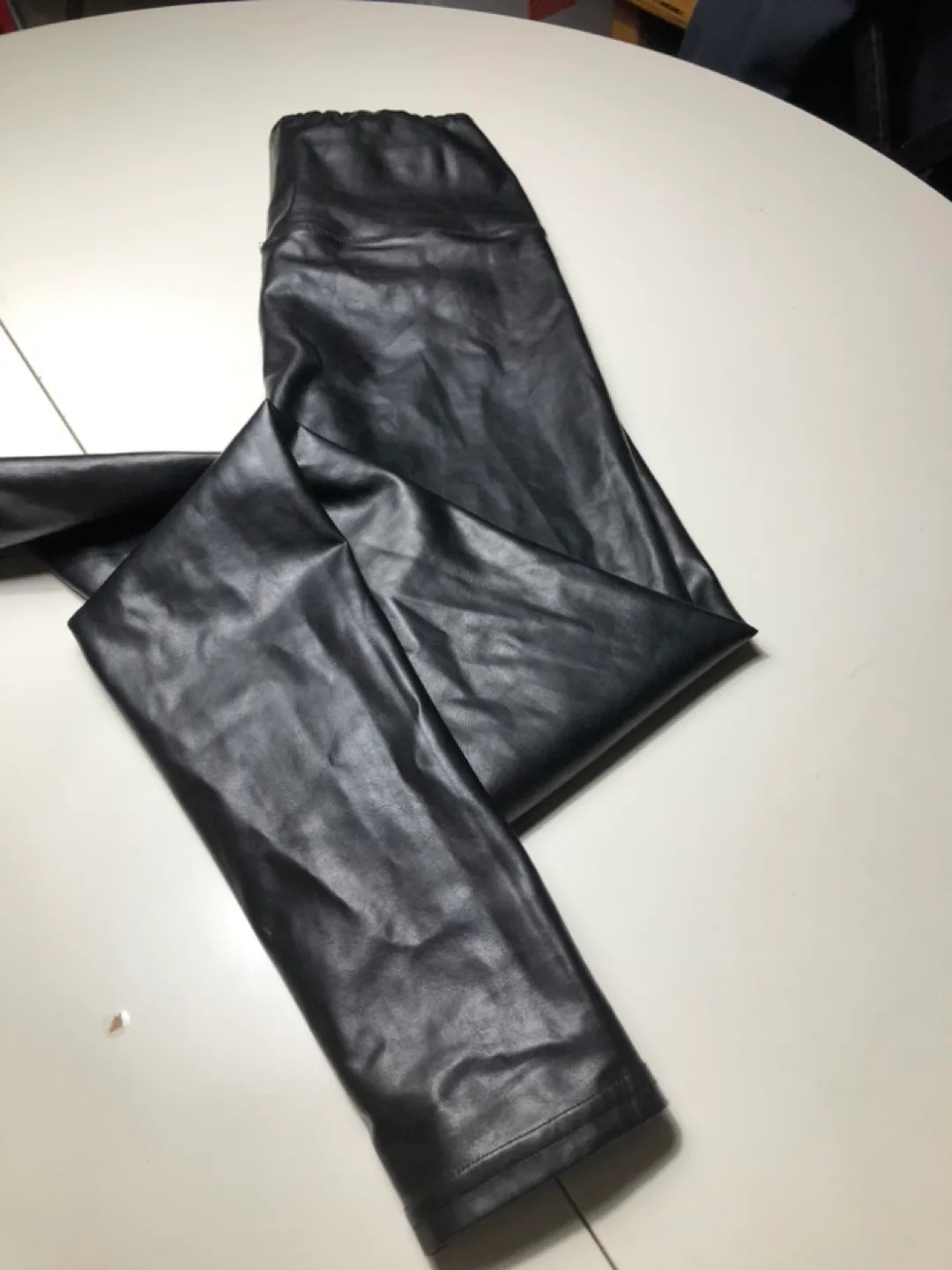 Aritzia Wilfred Daria faux leggings size large image indicator(4)