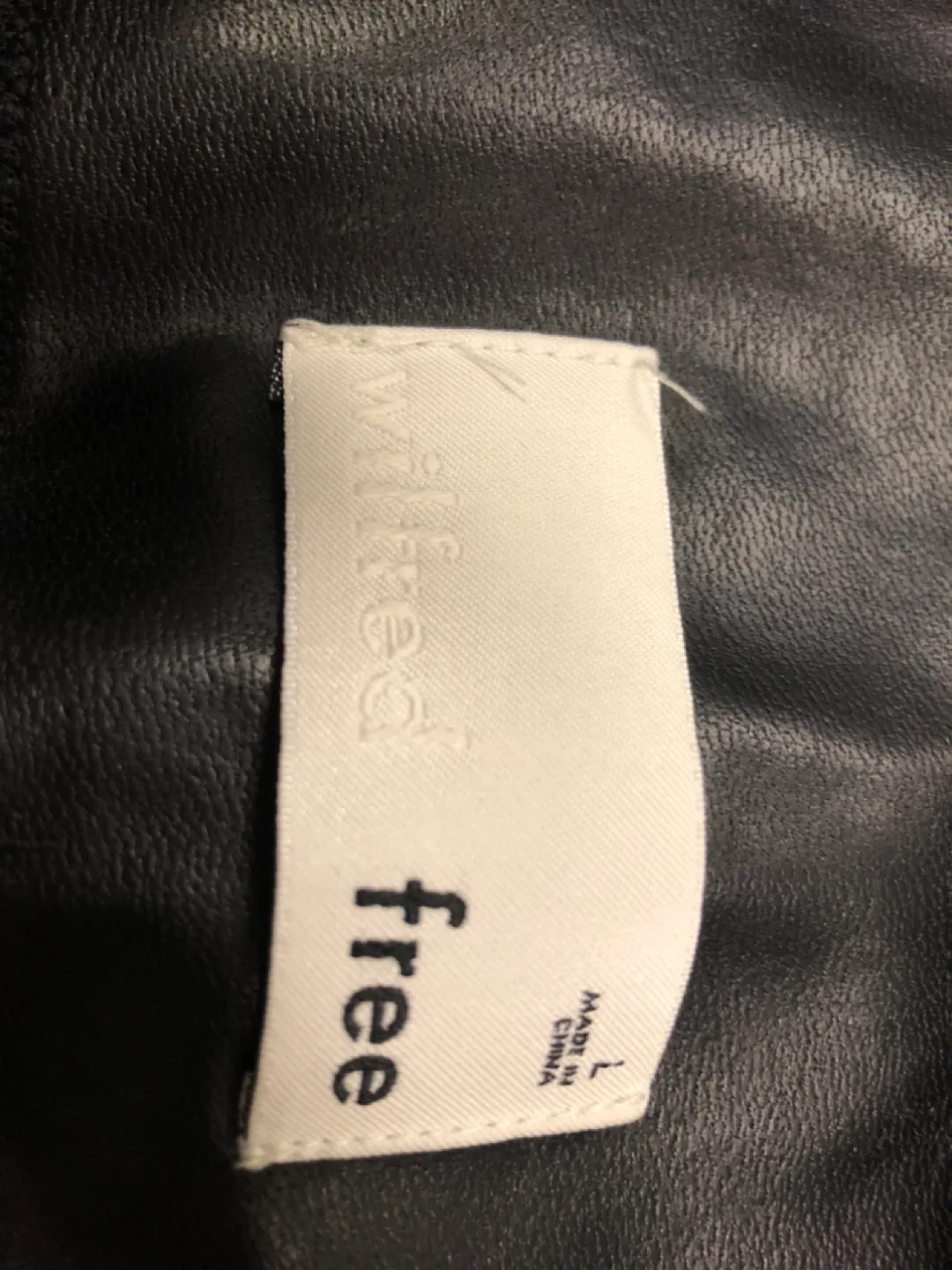 Aritzia Wilfred Daria faux leggings size large image indicator(6)