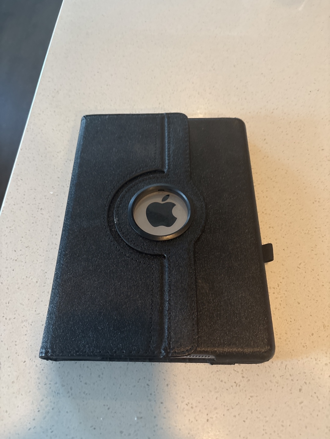 iPad 6th Gen - photo 2