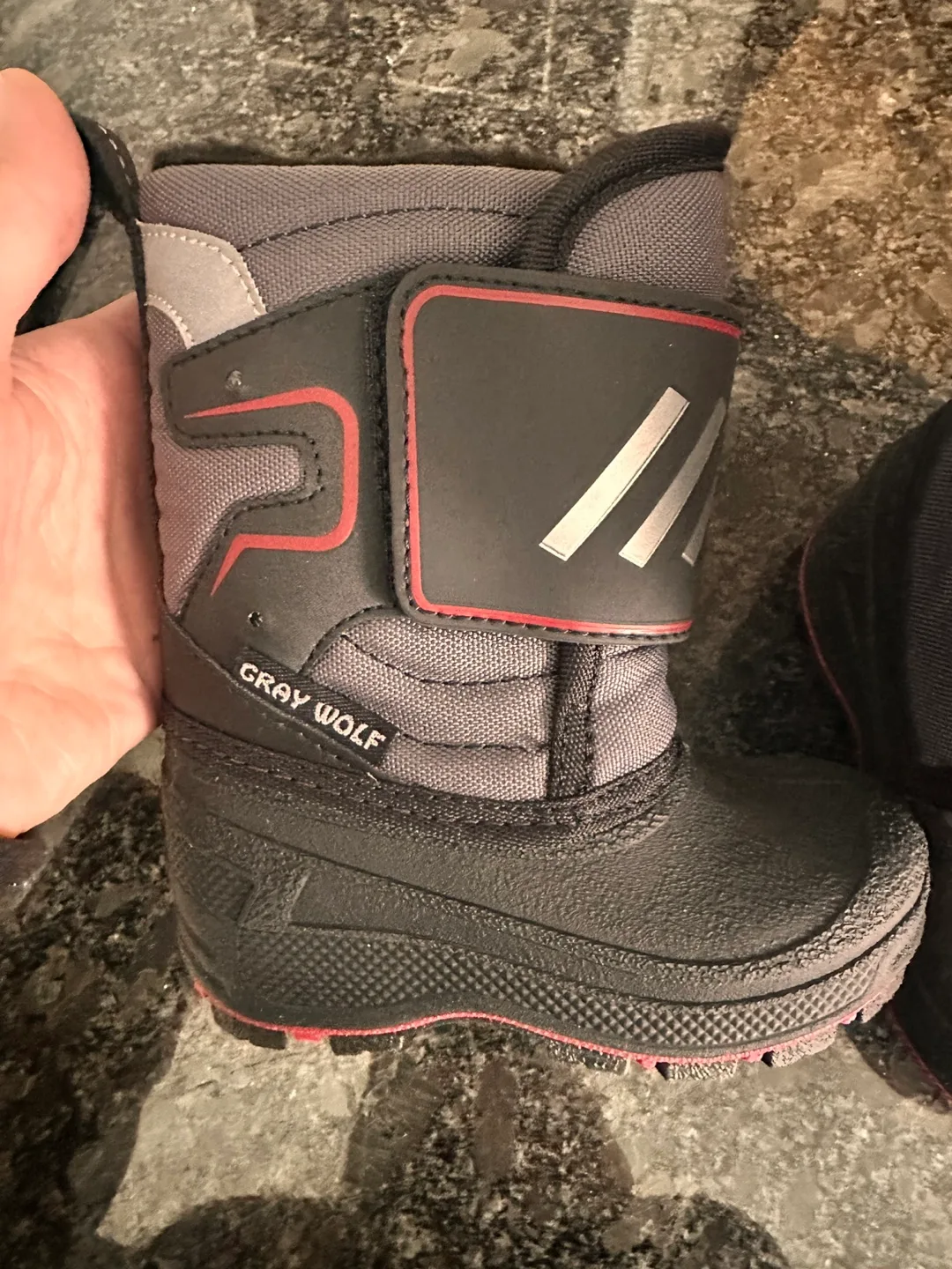 New with tags Gray Wolf snow Boots kids Size 6 image indicator(2)