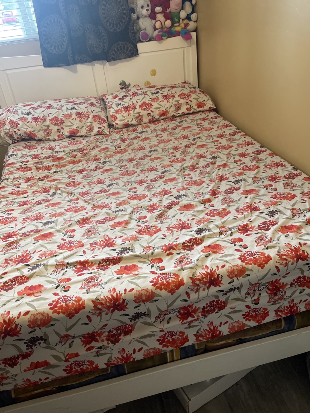 Queen Size Bed Frame - photo 3