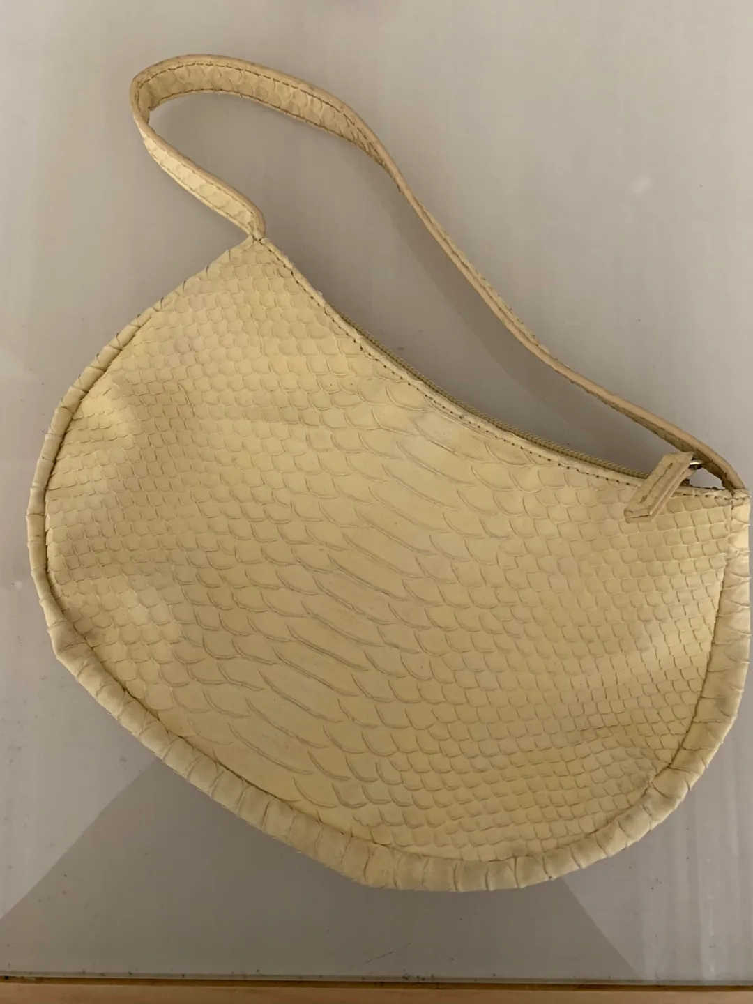 Small Yellow Snakeskin Bag image indicator(5)