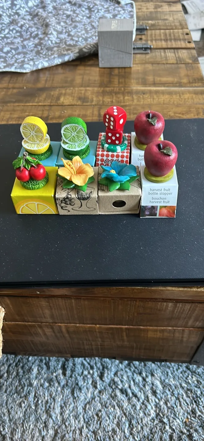 Set of 8 Harvest Fruit Bottle Stoppers image indicator(2)