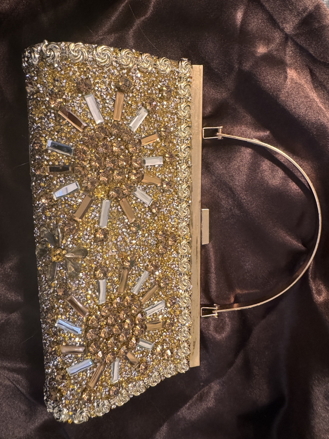 Gold Rhinestone Clutch can boost the price too - photo 2