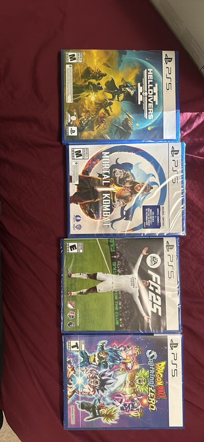 Brand new PS5 Console  with 4 Games - photo 5