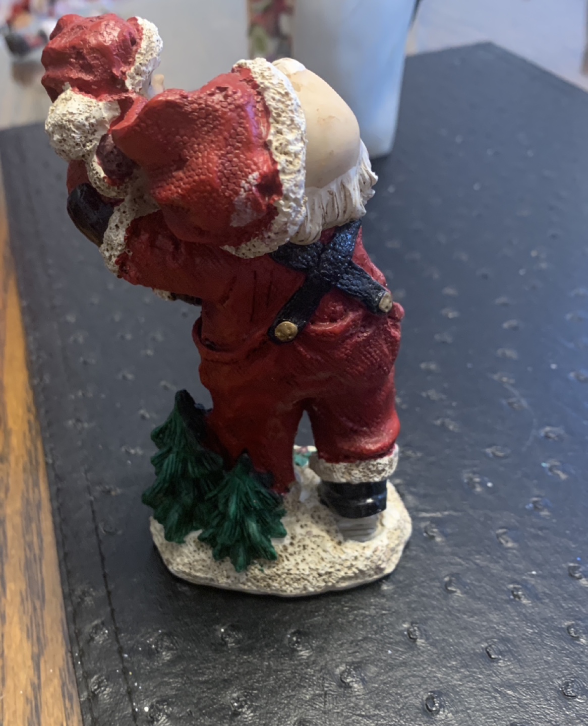 Santa and Child Christmas Figurine - photo 4