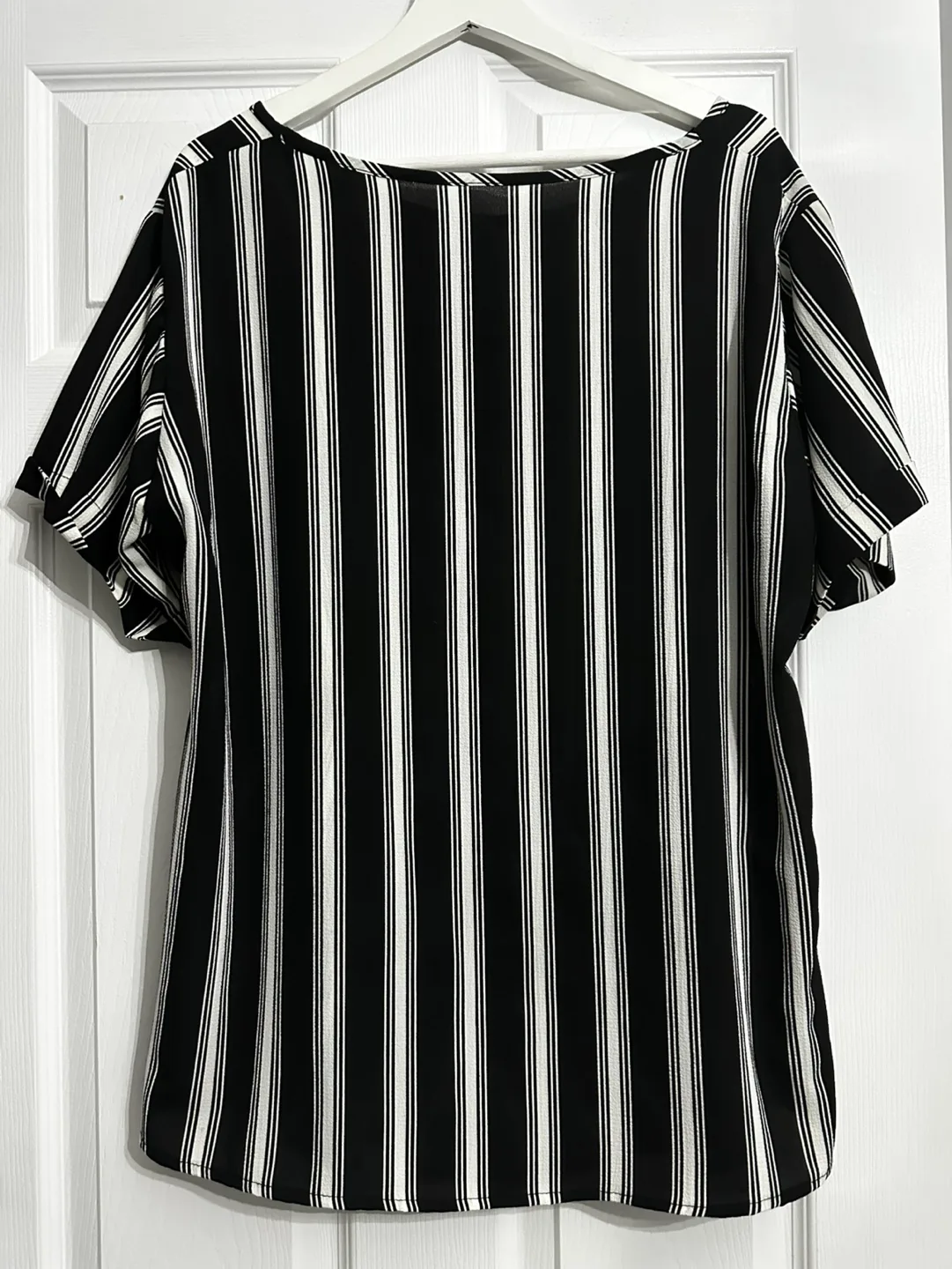 #FREECYCLE Black and White Striped Blouse image indicator(2)