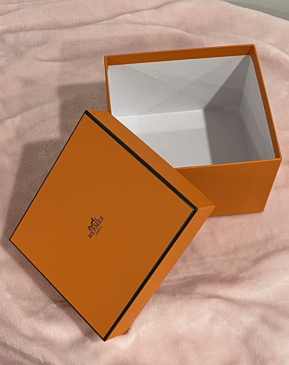 H gift box #1 - photo 3