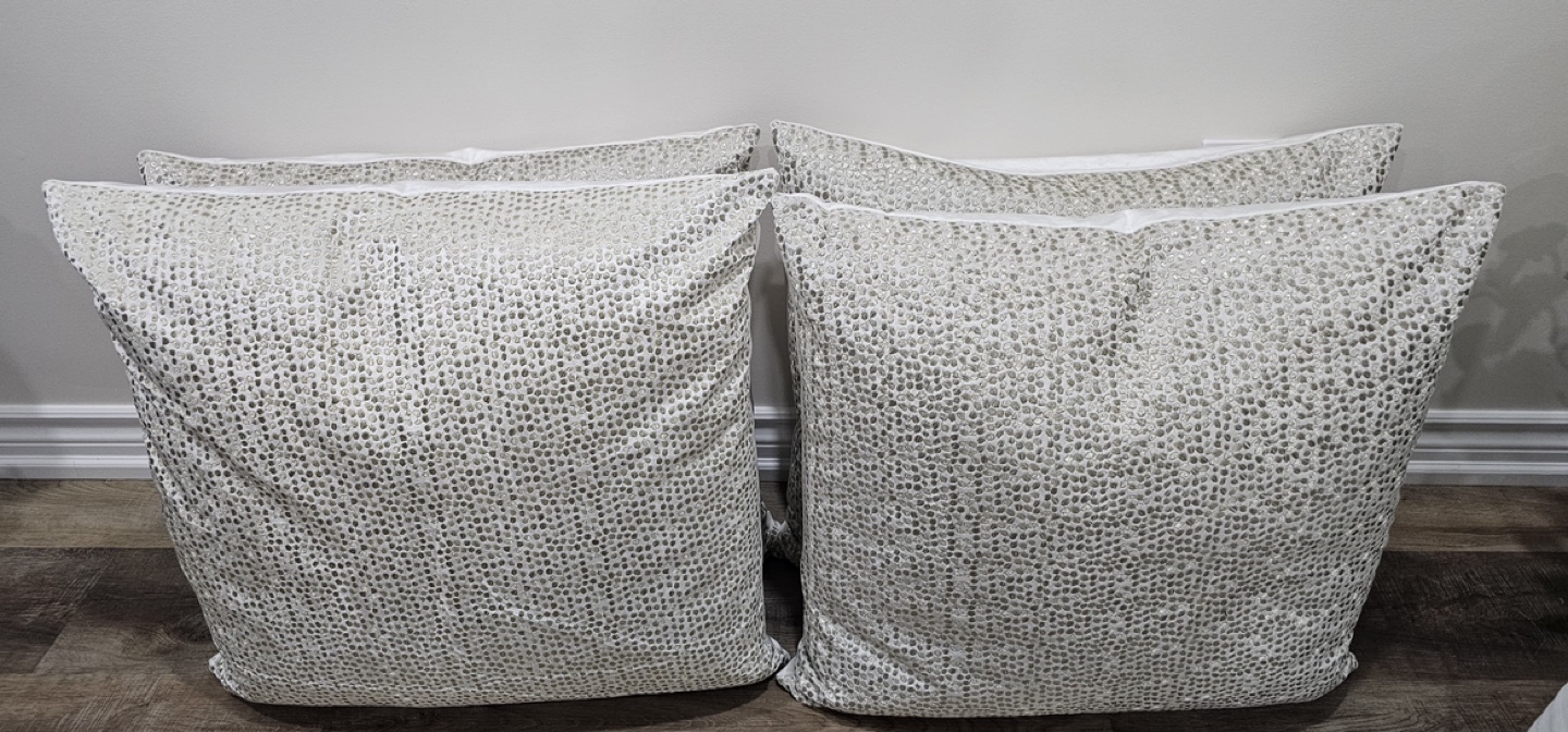 Set of 4 Throw Pillows - photo 4