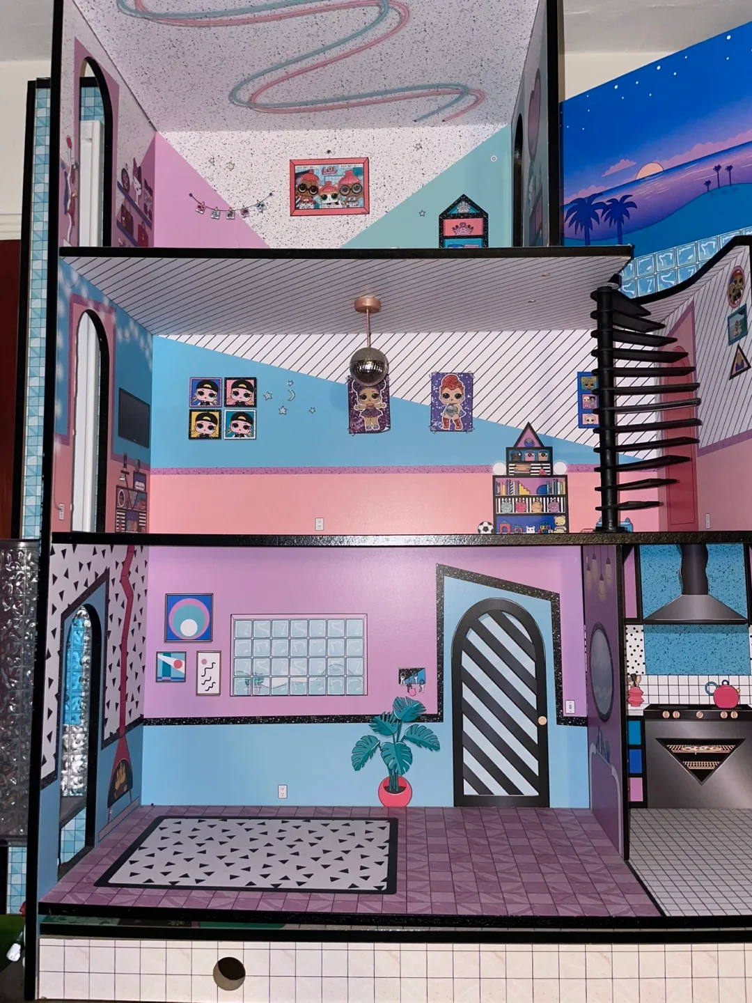 LOL Surprise! OMG House Playset image indicator(2)