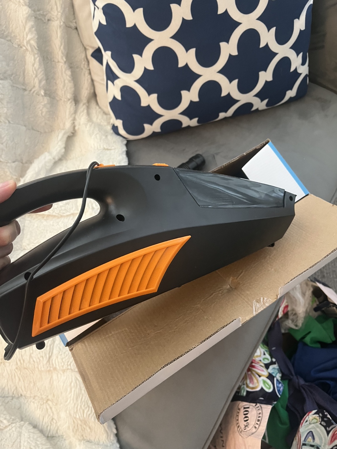 Brookstone Car Vacuum Cleaner - photo 2
