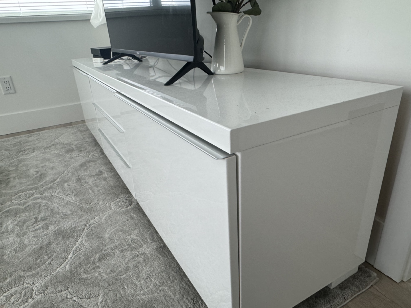 IKEA TV Stand with cabinet - photo 2