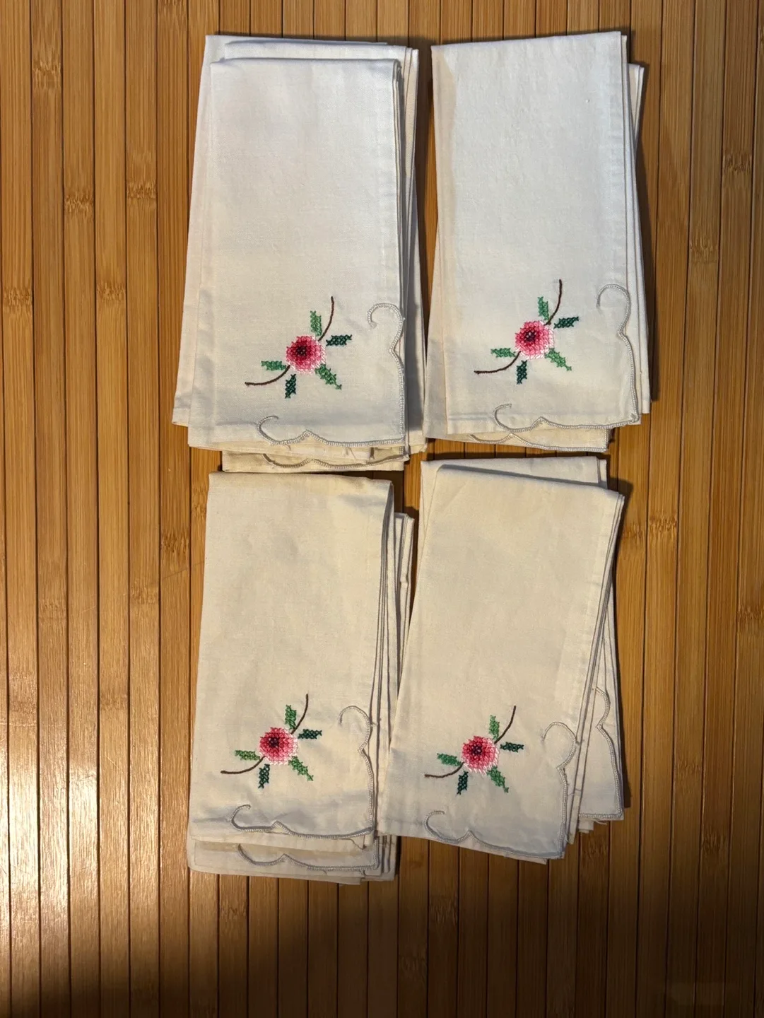 Vintage Embroidered Tablecloth and 12 Napkin Set image indicator(2)