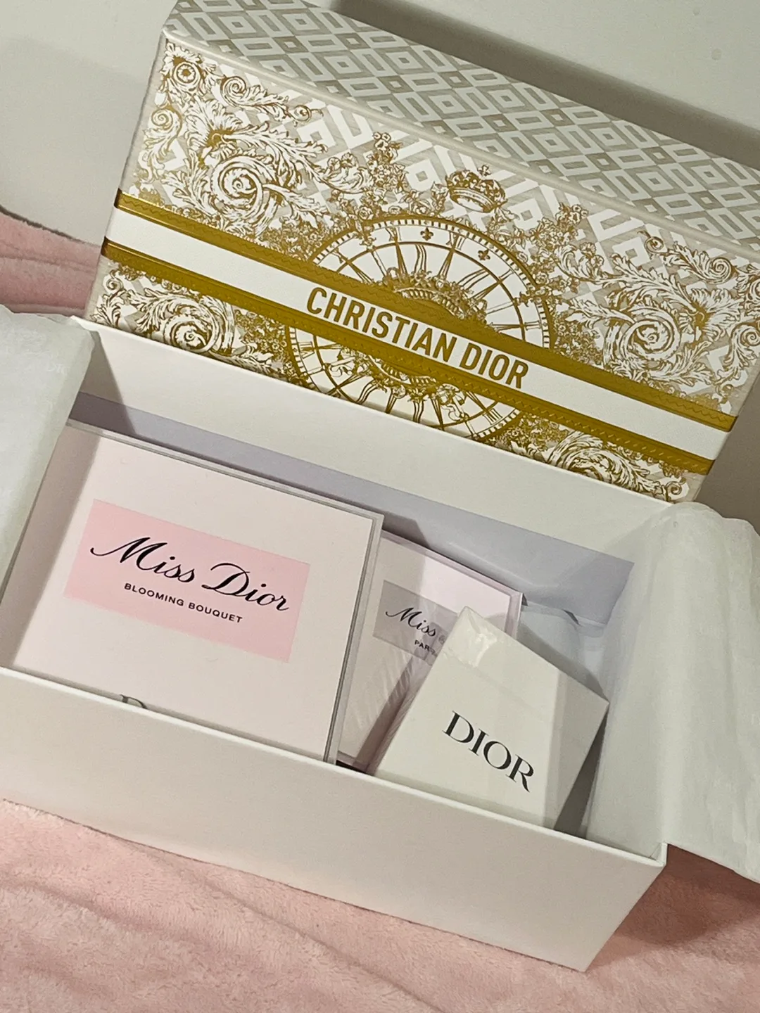 Miss Dior Blooming Bouquet Gift Set image indicator(2)