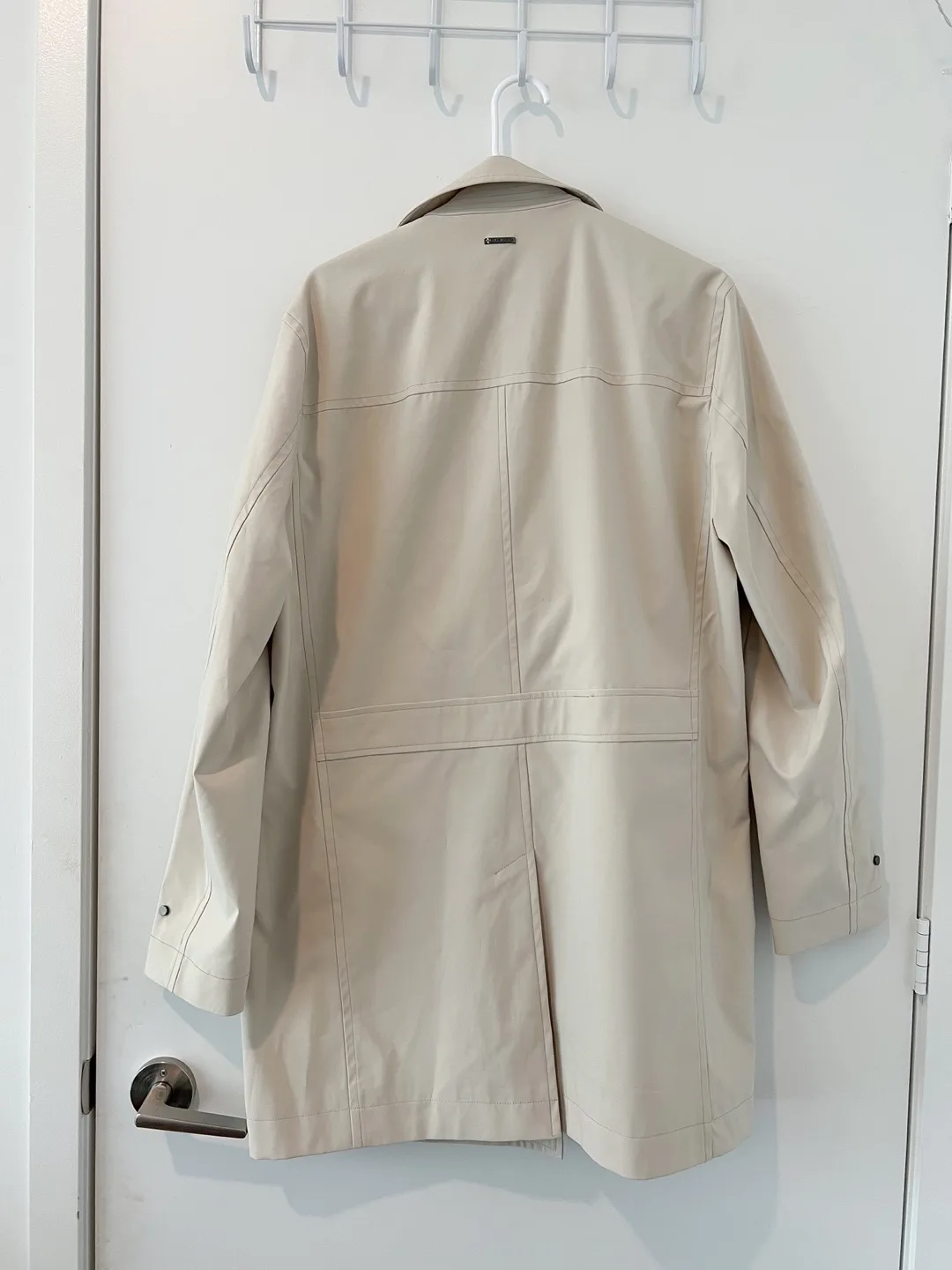 MICHAEL KORS Brand New Beige TRENCH COAT Unisex Size M image indicator(5)