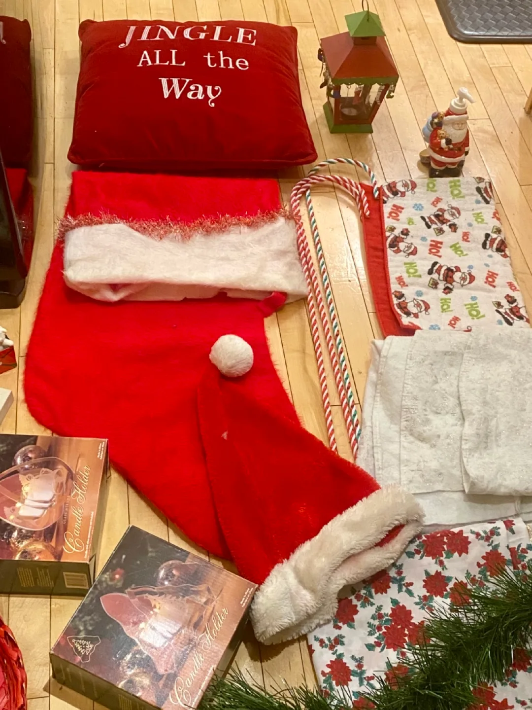 Clean outChristmas Decorations a Lot image indicator(7)