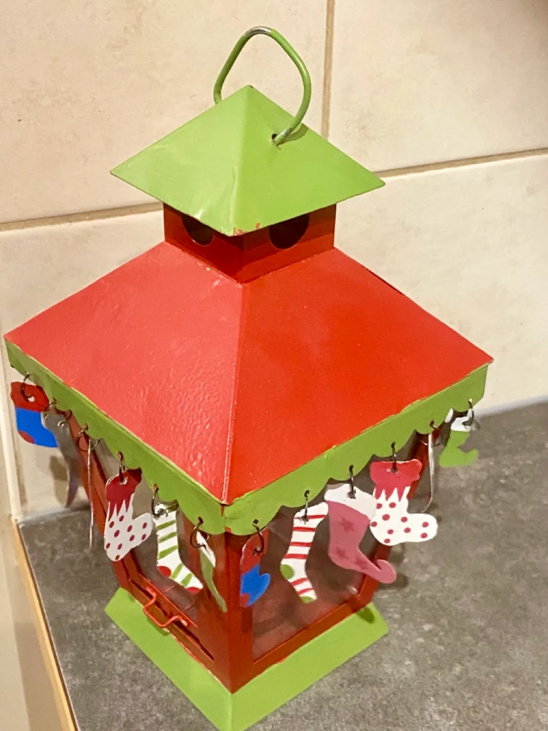 Clean outChristmas Decorations a Lot image indicator(9)