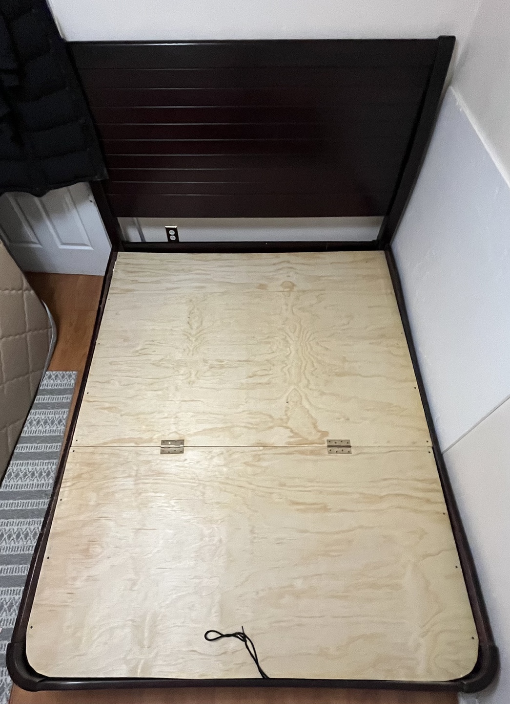 Queen Bed Frame with Two Matching Nightstands - photo 2