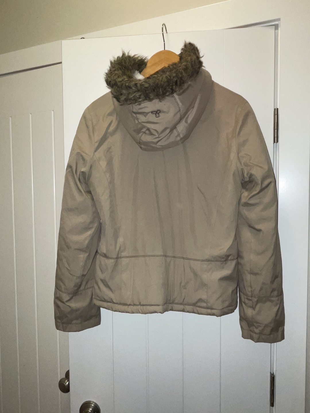 Aritzia TNA Women's Winter Jacket - photo 4
