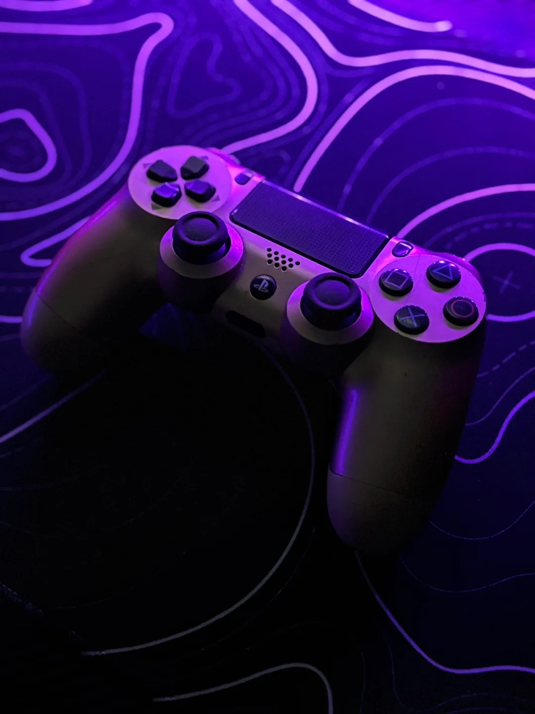 Gold PS4 Controller image indicator(2)