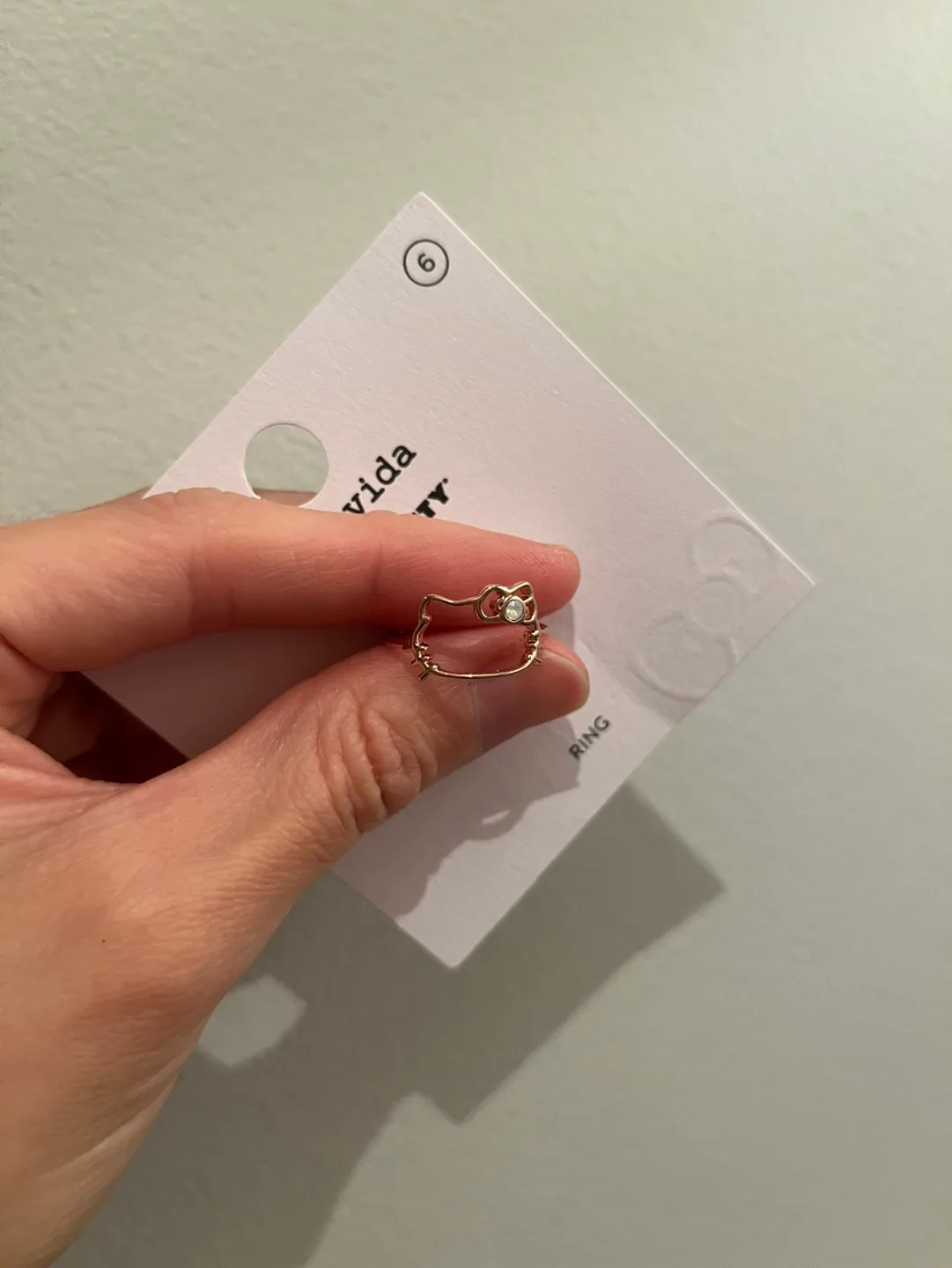 Pura Vida x Hello Kitty size 6 rose gold ring with opal stone image indicator(4)