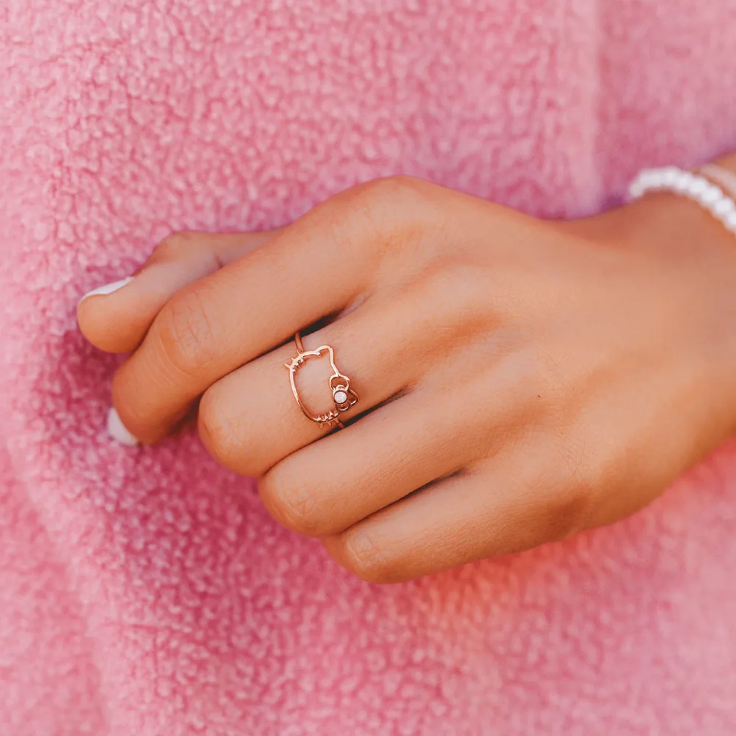 Pura Vida x Hello Kitty size 6 rose gold ring with opal stone image indicator(2)