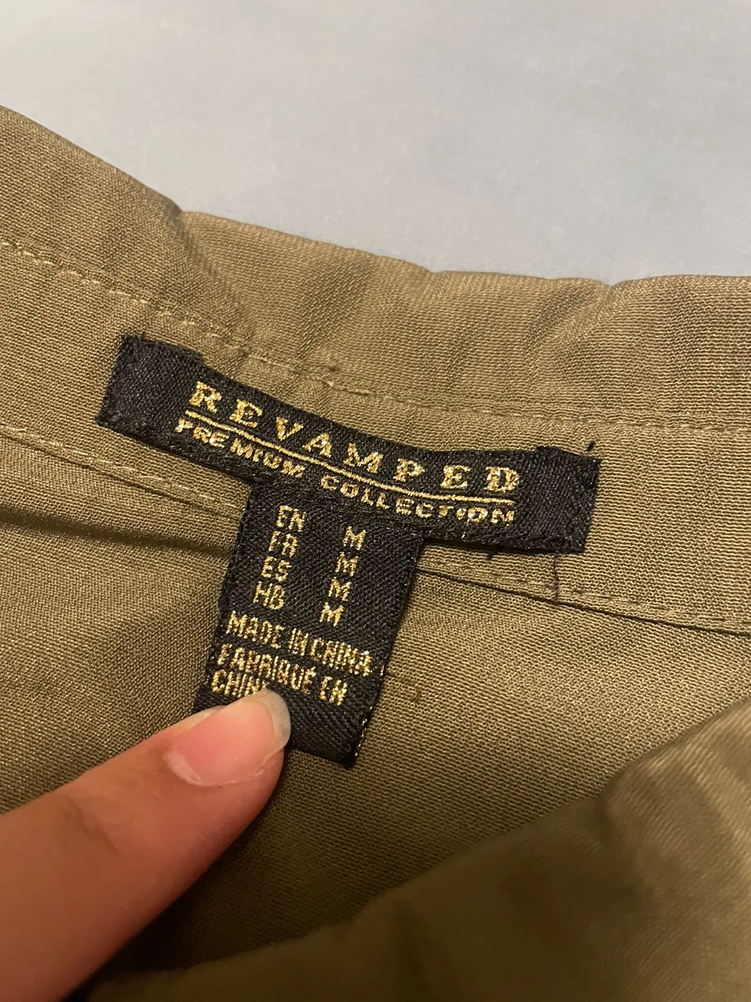 Green Cropped Women’s Button Down MEDIUM image indicator(2)