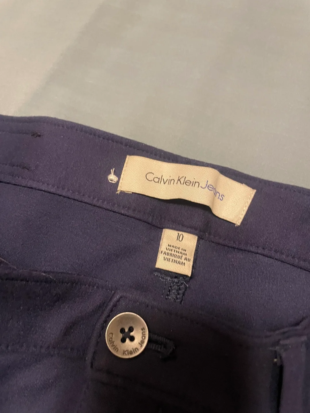 Calvin Klein Stretchy Women’s Pants image indicator(2)
