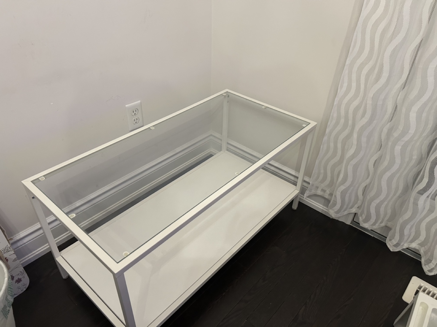 White  metal frame glass  side table - photo 2