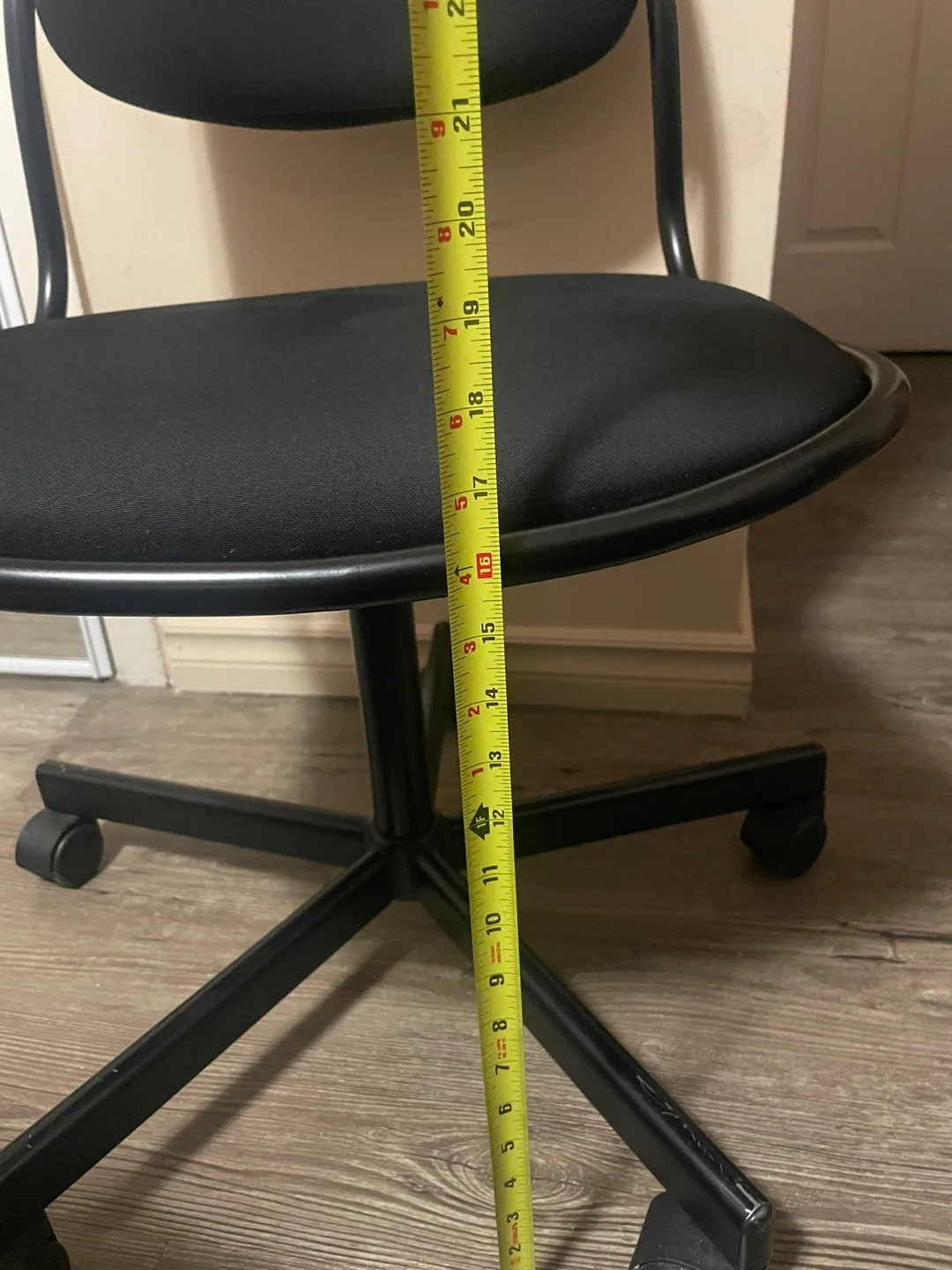 Black Swivel Office Chair image indicator(3)