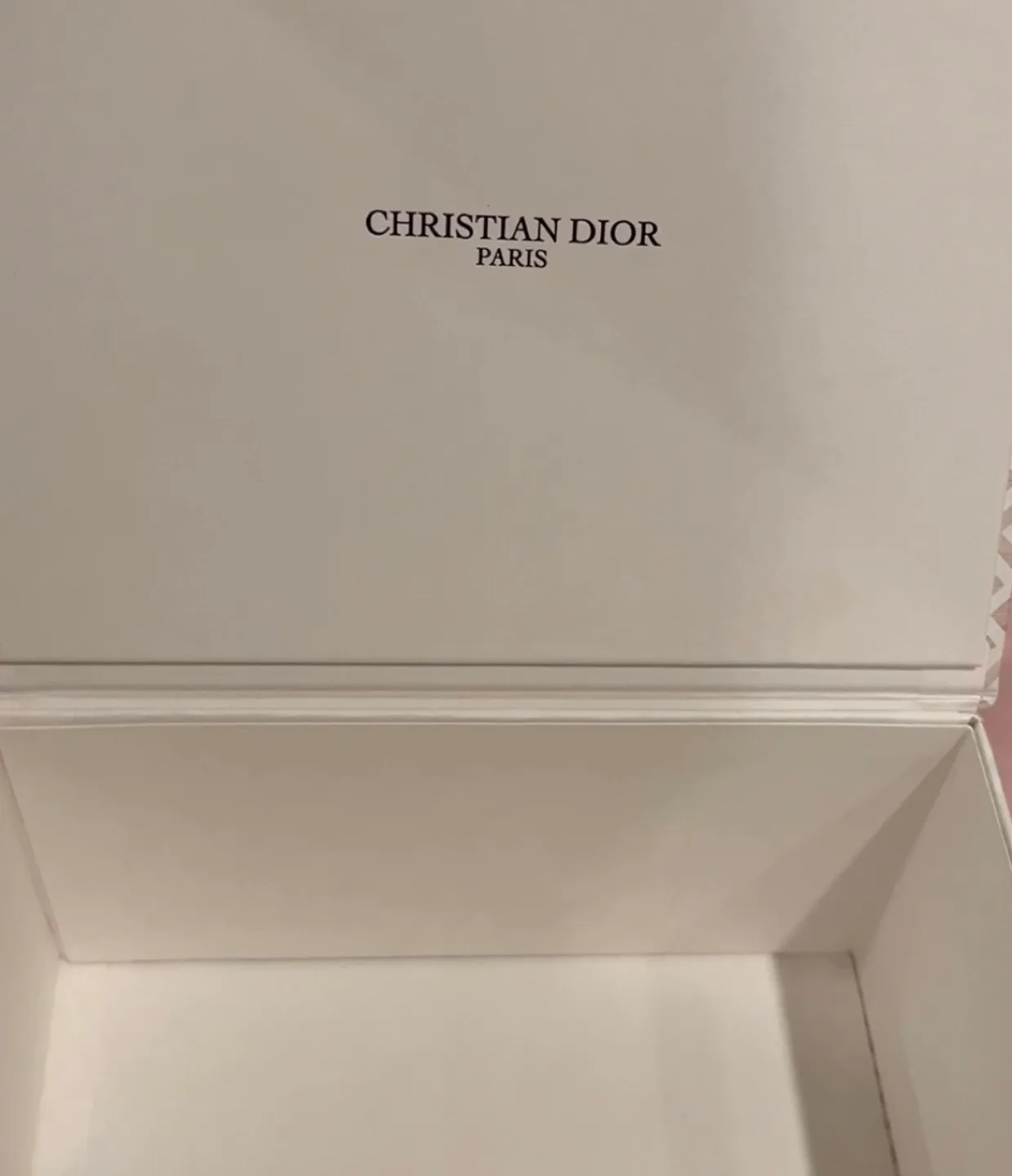 Dior Gift Box with Dior ribbon image indicator(3)