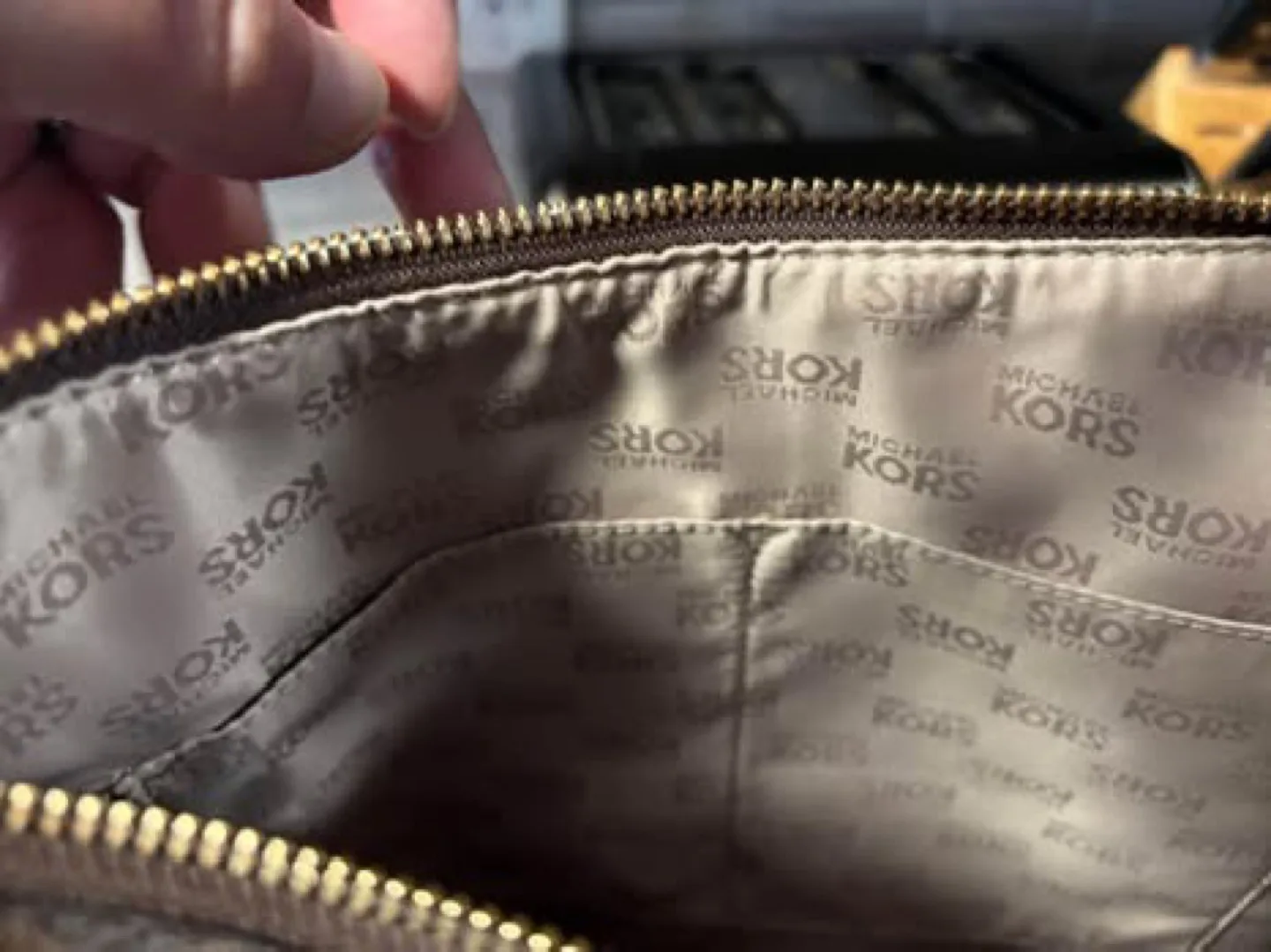 Michael Kors Anita Large Convertible Shoulder Bag image indicator(8)