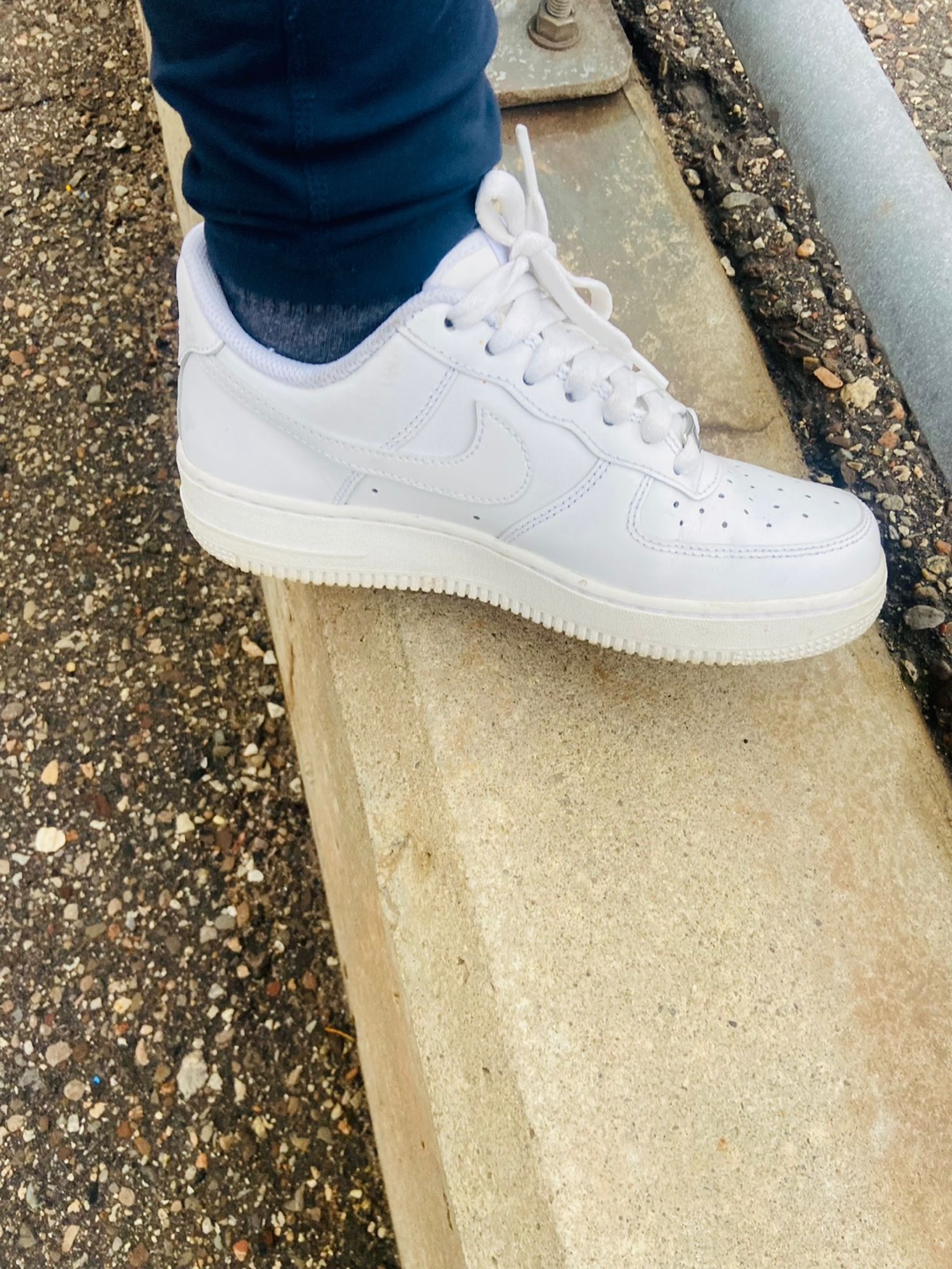 Nike Women's Air Force 1 '07 Shoes - photo 2