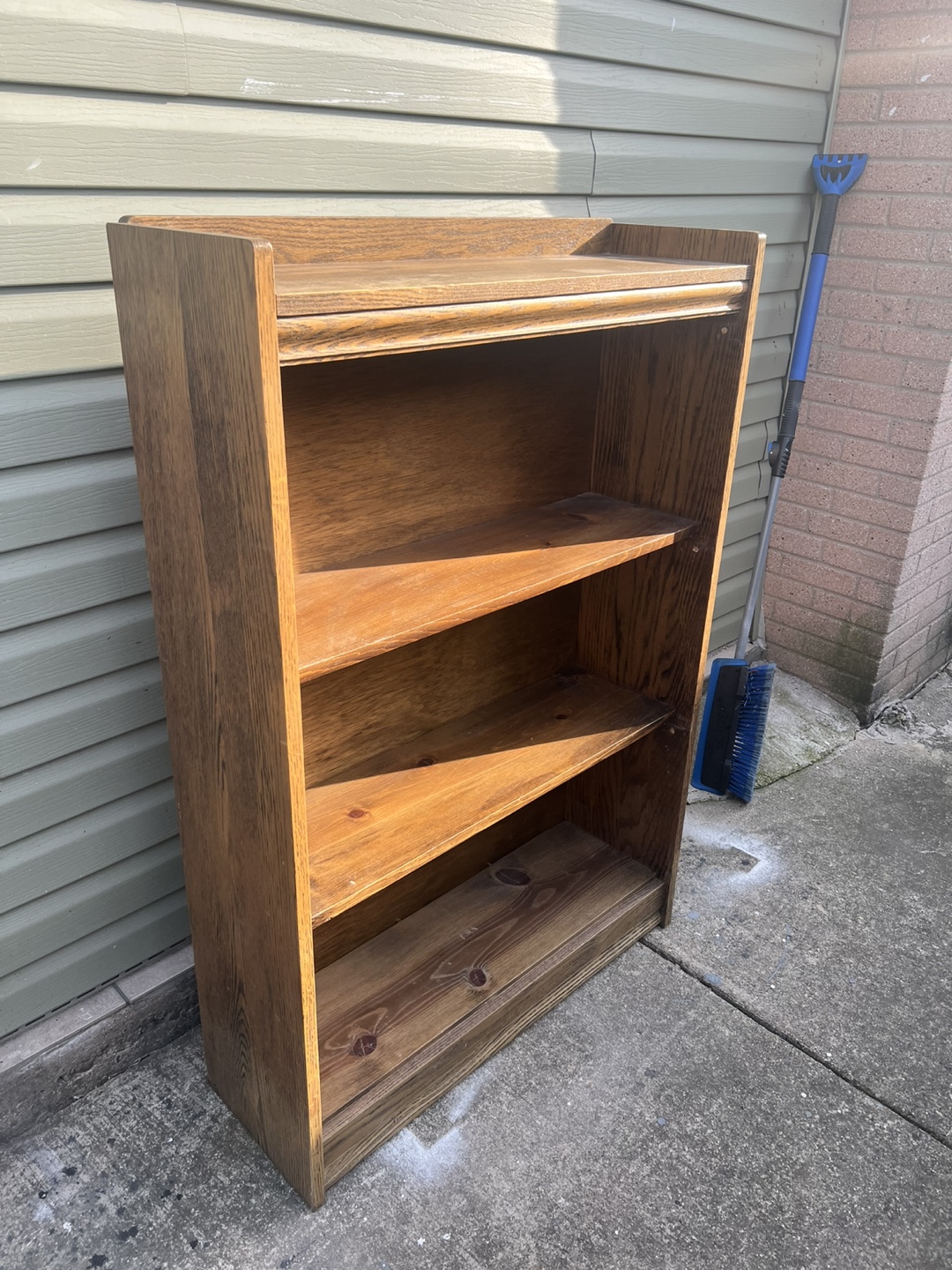 Wooden Bookshelf - photo 3