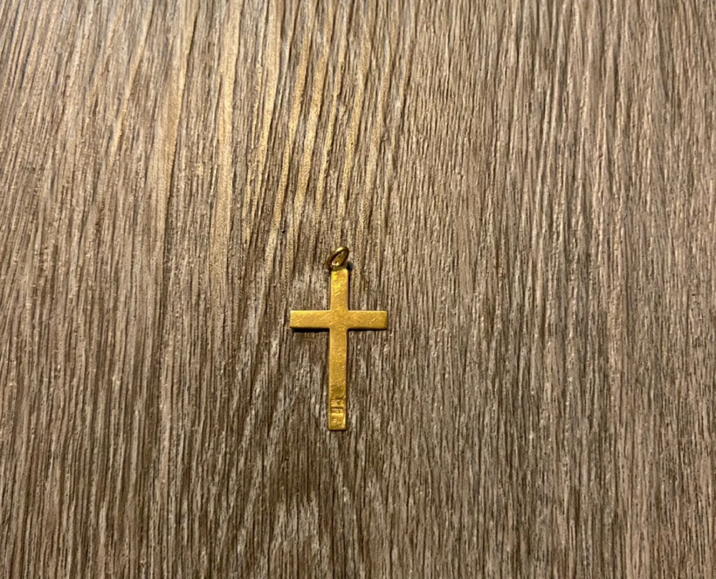 Vintage 18k Gold Crucifix image indicator(2)