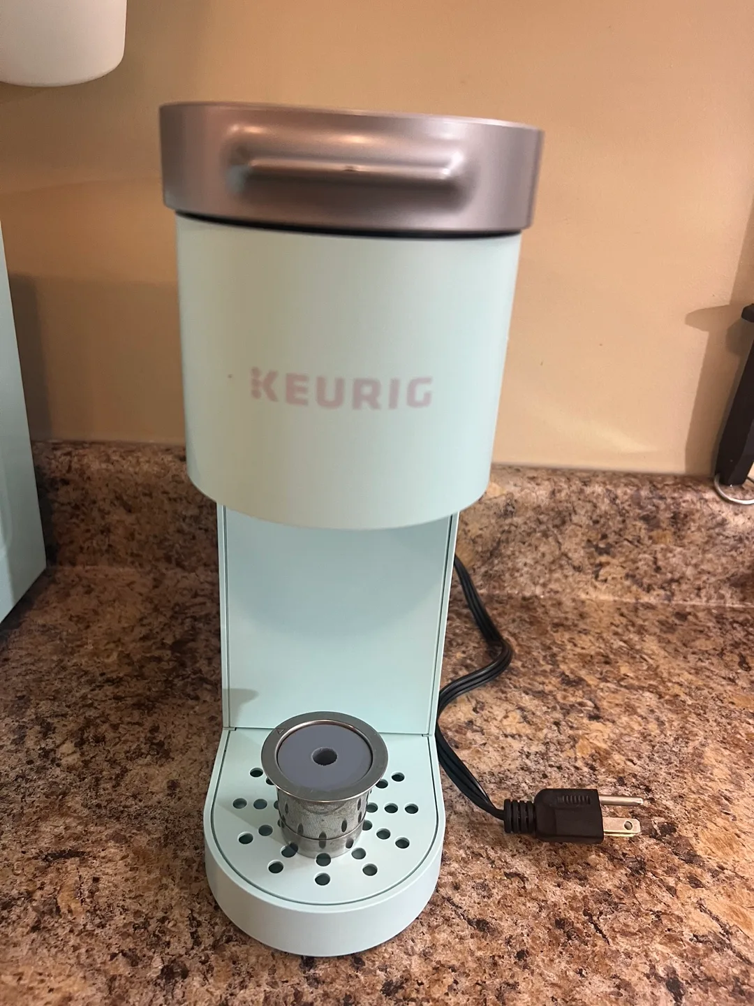 Keurig K-Mini Plus Coffee Maker thumbnail