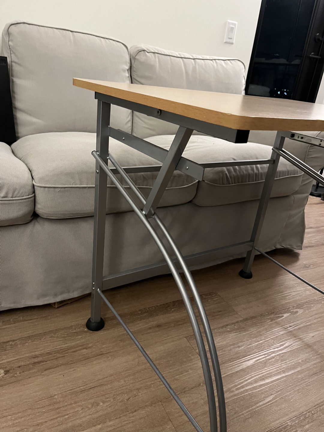 FREE: Work desk with wood tabletop and metal legs - photo 4