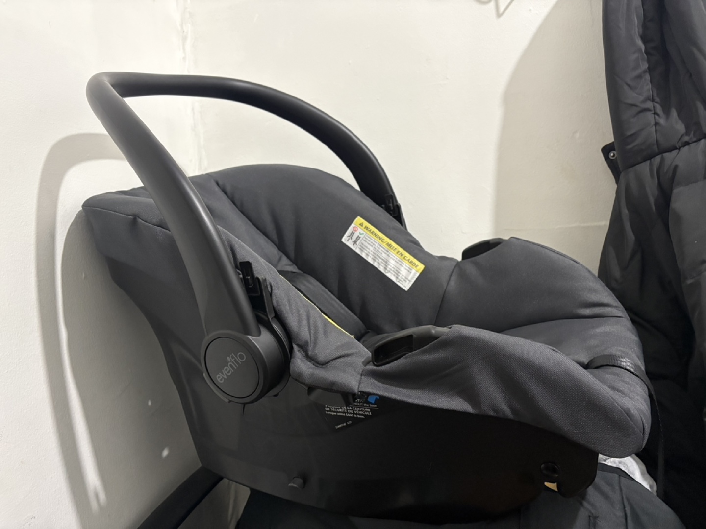 Evenflo Embrace Infant Car Seat - photo 2